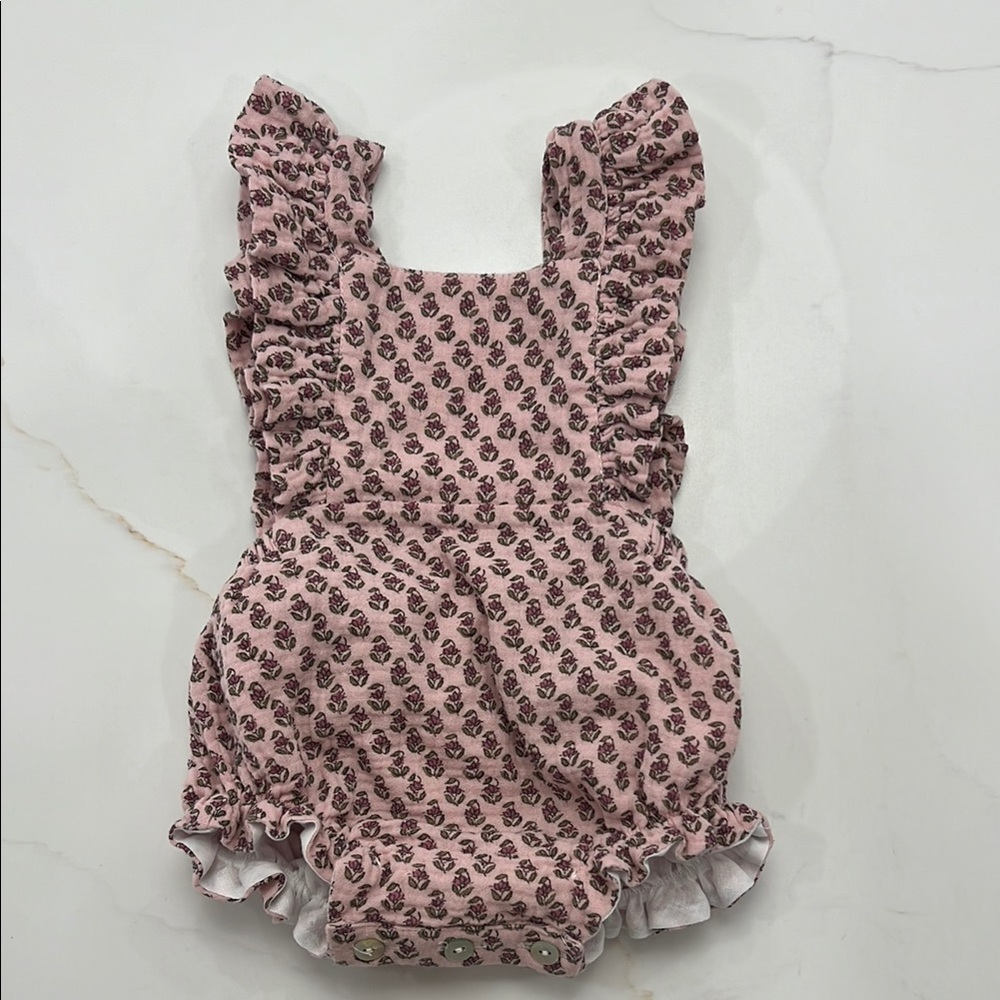 Grey Elephant “Caleta” Romper. Baby girl, size 3 mo.